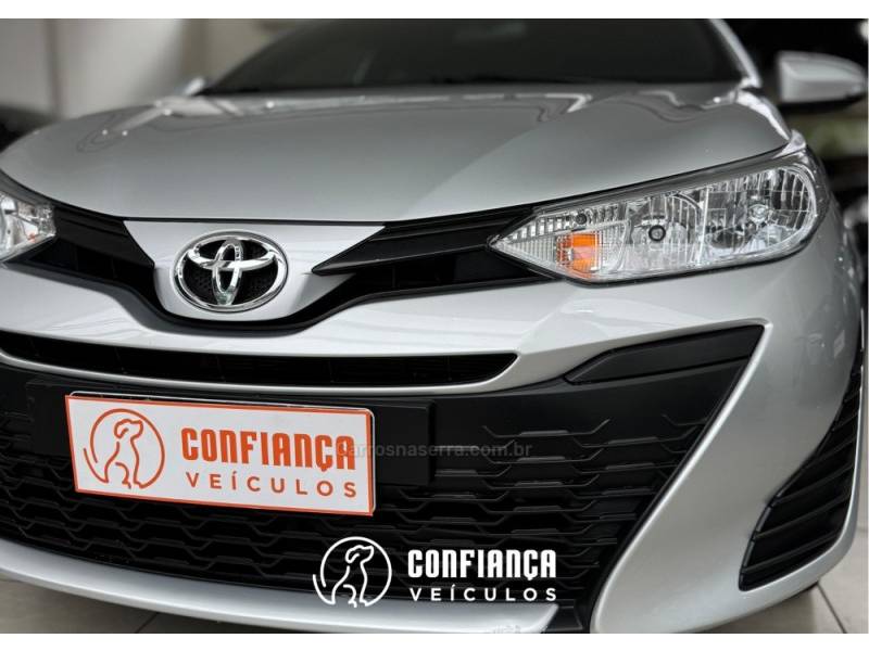 TOYOTA - YARIS - 2021/2022 - Preta - R$ 84.900,00