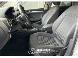 AUDI - A3 - 2014/2014 - Prata - R$ 74.900,00