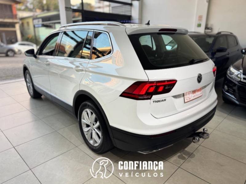 VOLKSWAGEN - TIGUAN - 2018/2019 - Branca - R$ 119.900,00
