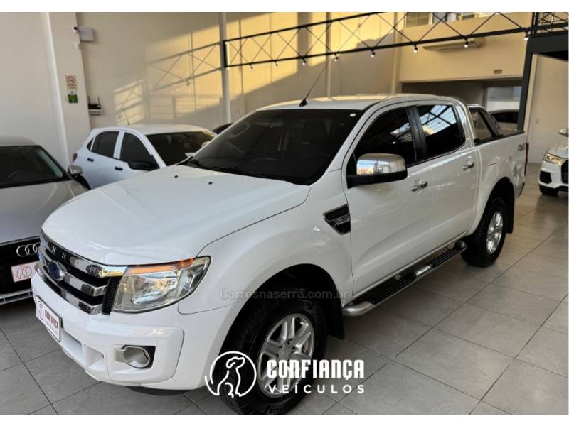 FORD - RANGER - 2012/2013 - Branca - R$ 99.900,00