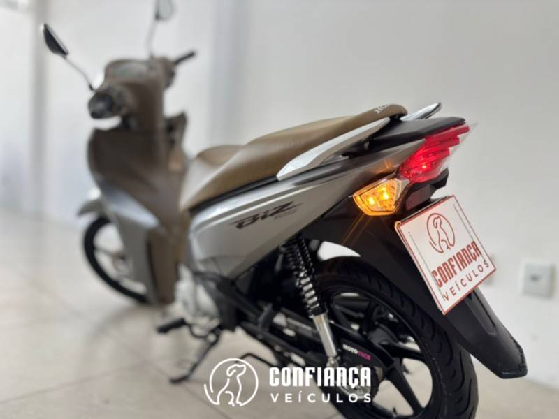 HONDA - BIZ 125 - 2019/2019 - Prata - R$ 15.490,00