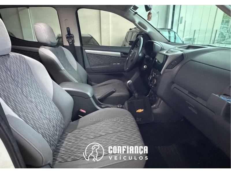 CHEVROLET - S10 - 2014/2015 - Branca - R$ 106.900,00