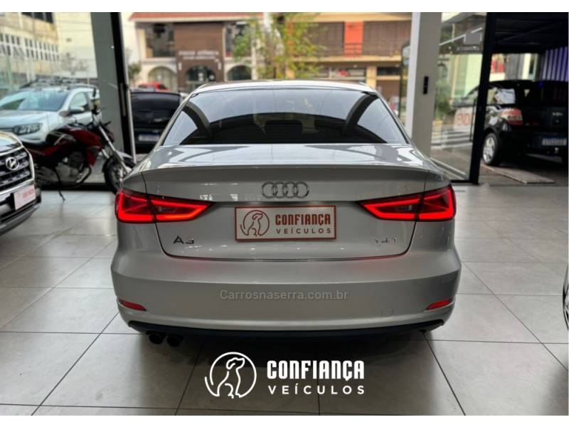 AUDI - A3 - 2014/2014 - Prata - R$ 74.900,00