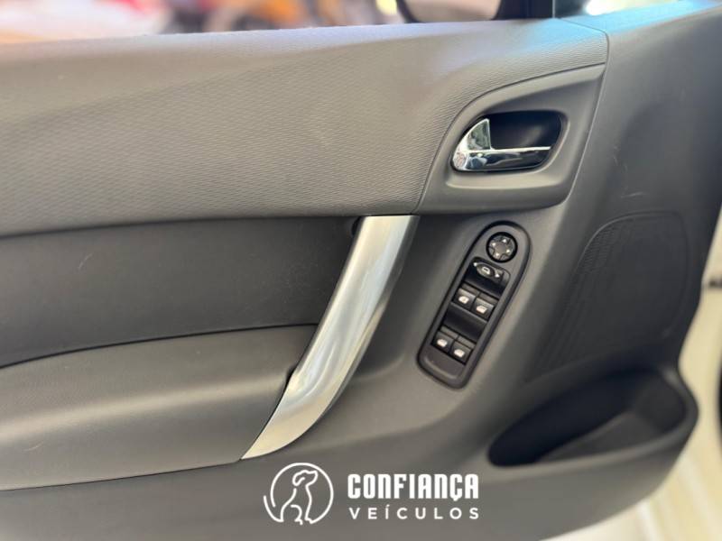 CITROËN - C3 - 2014/2015 - Branca - R$ 41.900,00