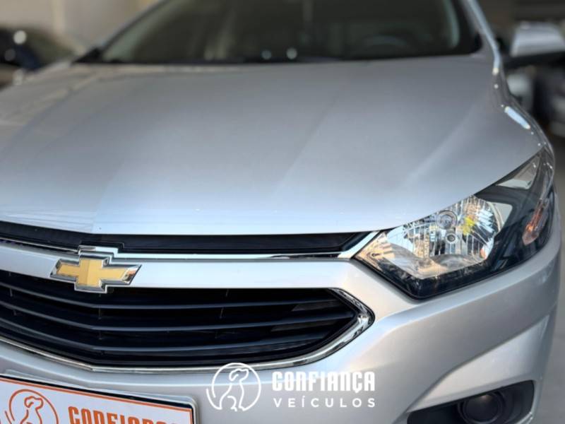 CHEVROLET - ONIX - 2018/2019 - Prata - R$ 62.900,00