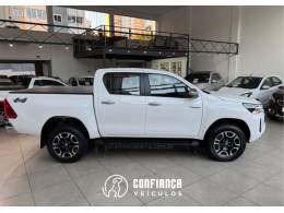 TOYOTA - HILUX - 2024/2024 - Branca - R$ 285.900,00