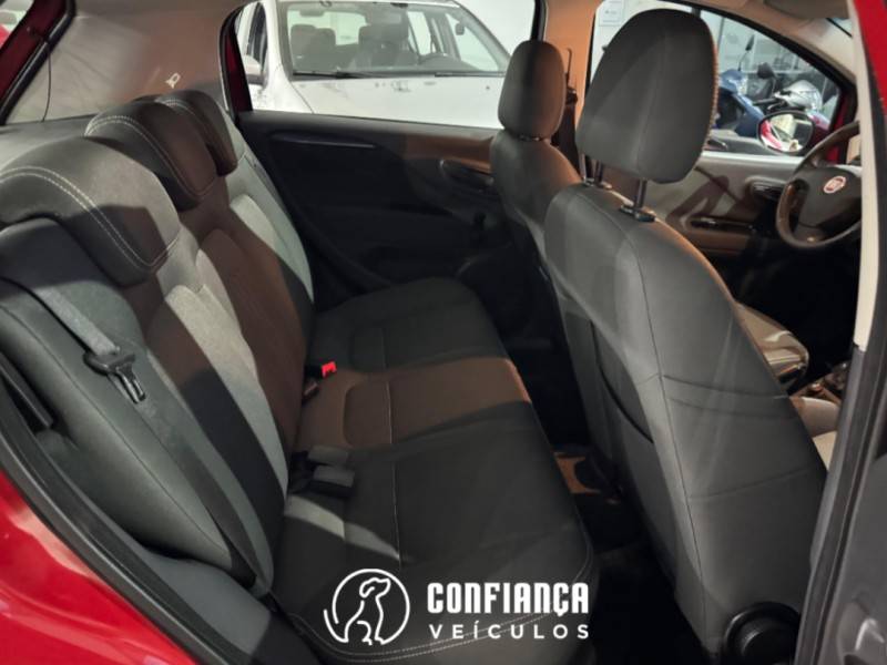 FIAT - PUNTO - 2014/2015 - Vermelha - R$ 45.500,00