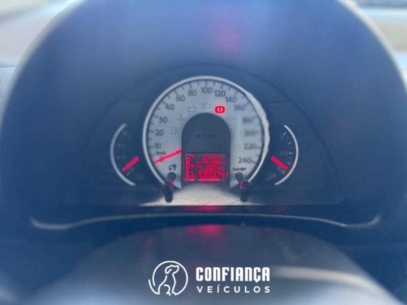 VOLKSWAGEN - CROSSFOX - 2009/2010 - Prata - R$ 37.900,00