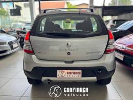 RENAULT - SANDERO - 2013/2014 - Prata - R$ 44.900,00