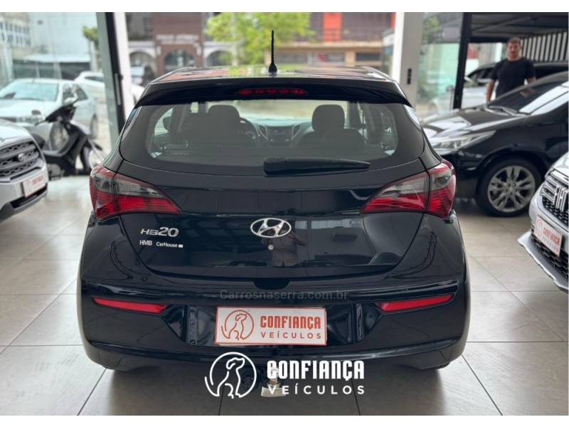 HYUNDAI - HB20 - 2018/2019 - Preta - R$ 54.900,00