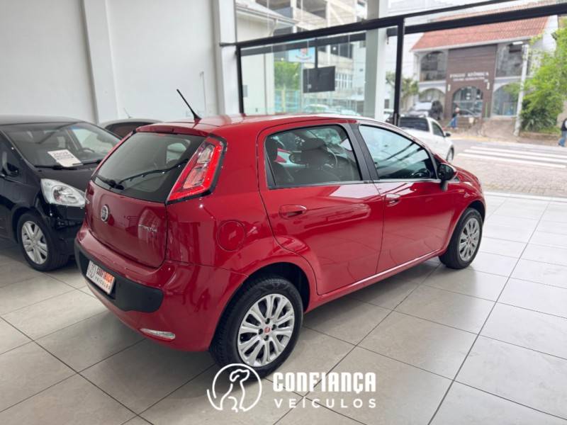 FIAT - PUNTO - 2014/2015 - Vermelha - R$ 44.900,00
