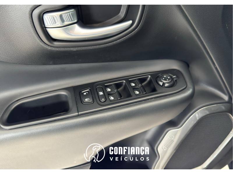 JEEP - RENEGADE - 2022/2022 - Cinza - R$ 105.900,00