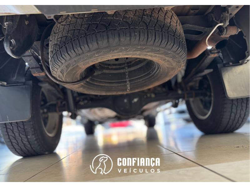 FORD - RANGER - 2012/2013 - Branca - R$ 99.900,00