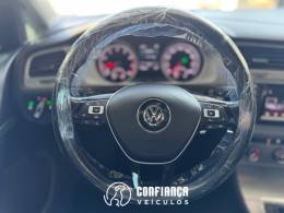 VOLKSWAGEN - GOLF - 2015/2015 - Prata - R$ 76.900,00