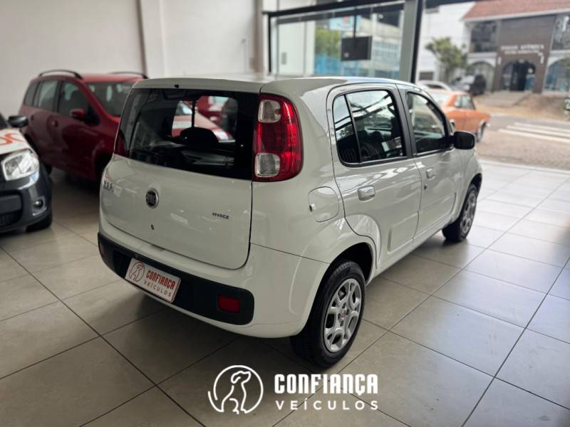 FIAT - UNO - 2010/2012 - Branca - R$ 30.900,00
