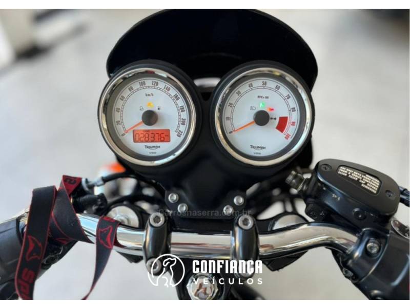 TRIUMPH - THRUXTON - 2014/2014 - Preta - R$ 28.900,00