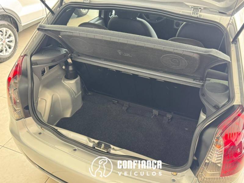 FIAT - PALIO - 2014/2015 - Prata - R$ 35.900,00