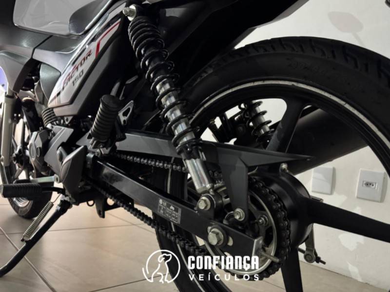 YAMAHA - YBR - 2022/2023 - Branca - R$ 16.200,00