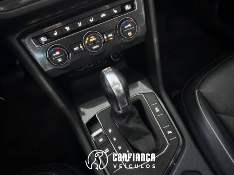 VOLKSWAGEN - TIGUAN - 2018/2019 - Branca - R$ 119.900,00