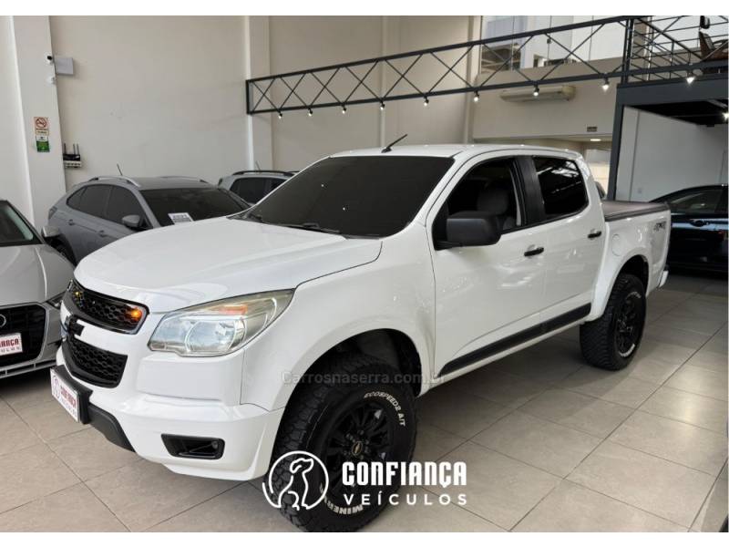 CHEVROLET - S10 - 2014/2015 - Branca - R$ 106.900,00