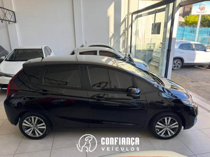 HONDA - FIT - 2015/2016 - Preta - R$ 69.900,00