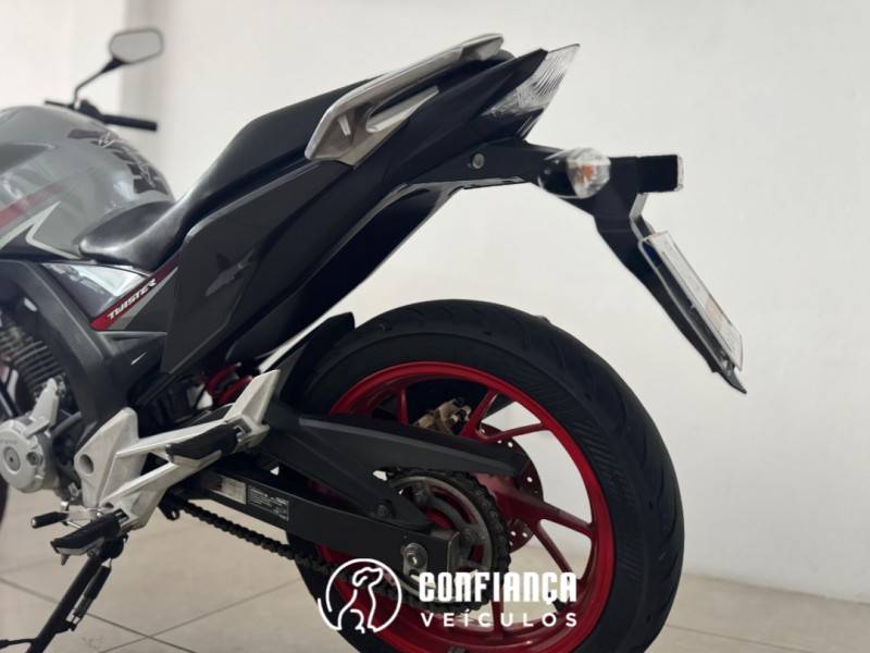 HONDA - CB 250F TWISTER - 2017/2018 - Prata - R$ 18.900,00