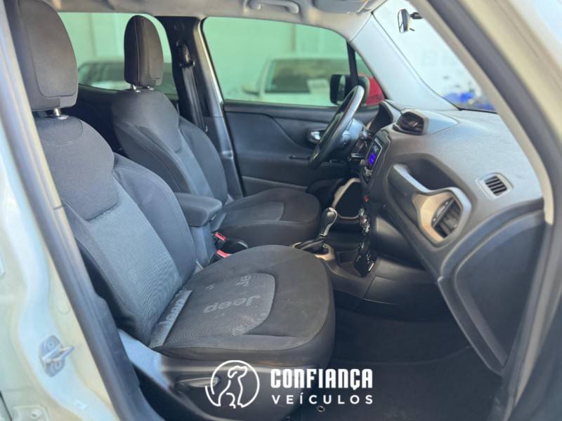 JEEP - RENEGADE - 2015/2016 - Branca - R$ 79.900,00