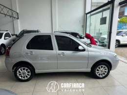 FIAT - PALIO - 2014/2015 - Prata - R$ 35.900,00
