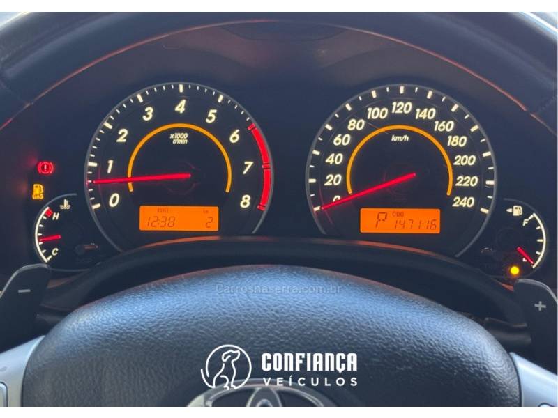 TOYOTA - COROLLA - 2011/2012 - Cinza - R$ 64.900,00
