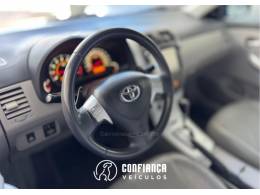 TOYOTA - COROLLA - 2011/2012 - Cinza - R$ 64.900,00