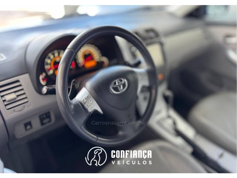 TOYOTA - COROLLA - 2011/2012 - Cinza - R$ 64.900,00