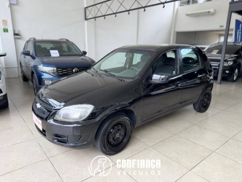 CHEVROLET - CELTA - 2012/2013 - Preta - R$ 24.900,00