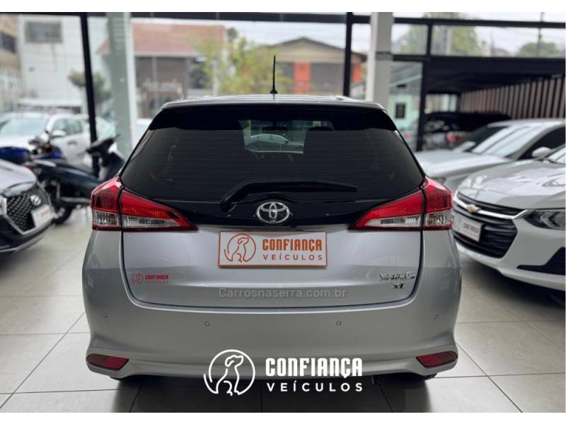 TOYOTA - YARIS - 2021/2022 - Preta - R$ 84.900,00