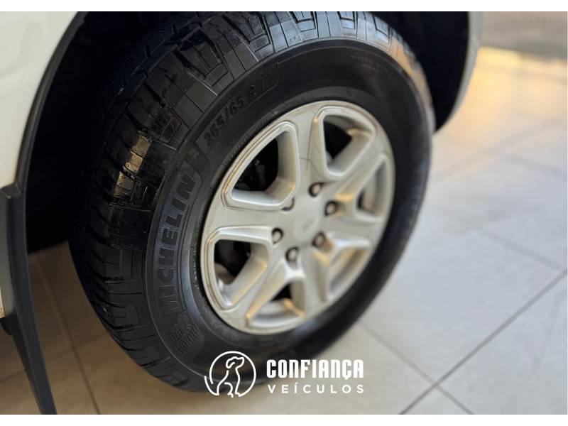 FORD - RANGER - 2012/2013 - Branca - R$ 99.900,00