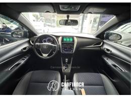 TOYOTA - YARIS - 2021/2022 - Preta - R$ 84.900,00