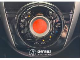 NISSAN - VERSA - 2016/2017 - Branca - R$ 61.900,00