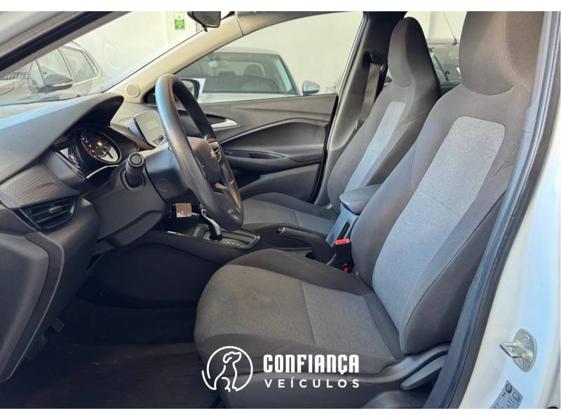 CHEVROLET - ONIX - 2020/2020 - Branca - R$ 65.900,00