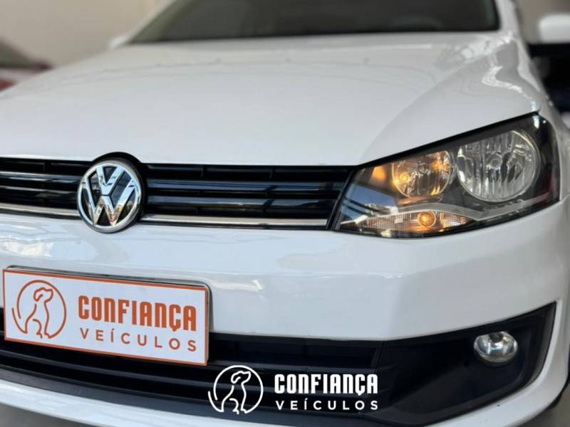 VOLKSWAGEN - SAVEIRO - 2013/2014 - Branca - R$ 46.900,00