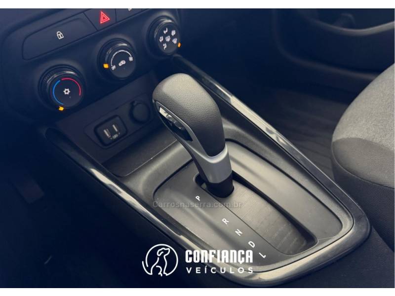 CHEVROLET - ONIX - 2020/2020 - Branca - R$ 65.900,00