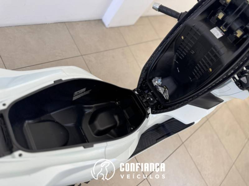 HONDA - PCX - 2023/2023 - Branca - R$ 20.900,00