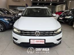 VOLKSWAGEN - TIGUAN - 2018/2019 - Branca - R$ 119.900,00