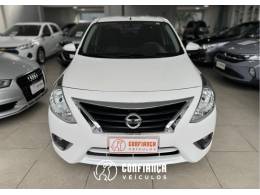 NISSAN - VERSA - 2016/2017 - Branca - R$ 61.900,00