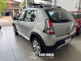 RENAULT - SANDERO - 2013/2014 - Prata - R$ 44.900,00