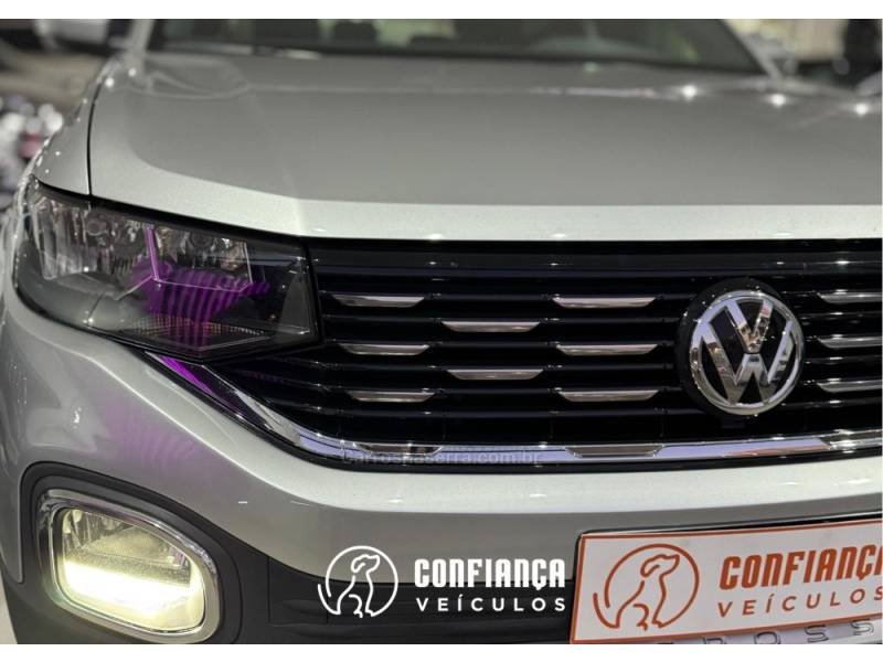 VOLKSWAGEN - T-CROSS - 2021/2021 - Prata - R$ 95.900,00