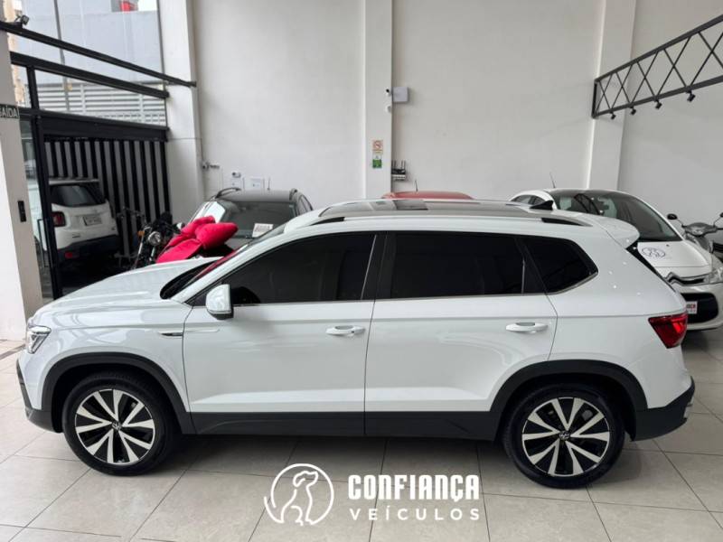 VOLKSWAGEN - TAOS - 2022/2022 - Branca - R$ 151.900,00