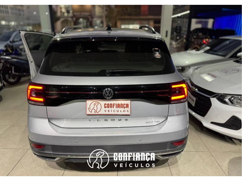 VOLKSWAGEN - T-CROSS - 2021/2021 - Prata - R$ 94.900,00
