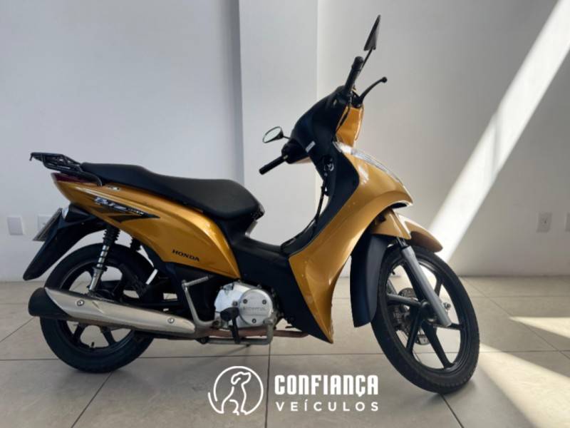 HONDA - BIZ 125 - 2011/2011 - Dourada - R$ 11.390,00