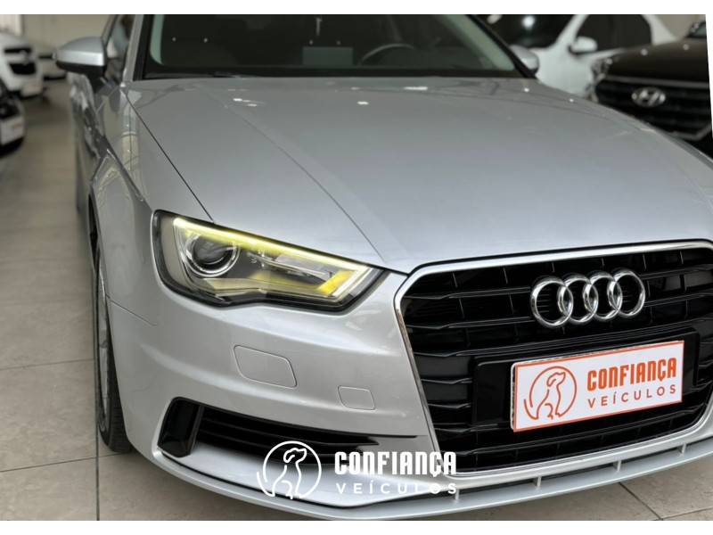 AUDI - A3 - 2014/2014 - Prata - R$ 71.900,00
