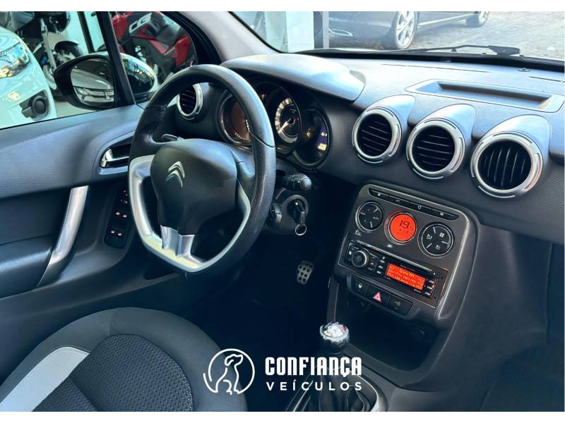 CITROËN - C3 - 2012/2013 - Prata - R$ 38.900,00