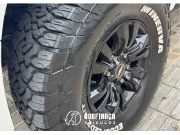 CHEVROLET - S10 - 2014/2015 - Branca - R$ 106.900,00